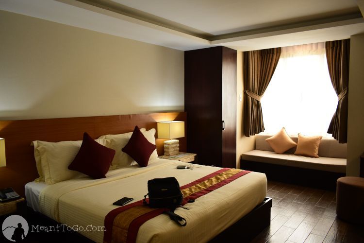 Rumah Highlands Hotel, Cebu City, Philippines - Room with kingsize bed