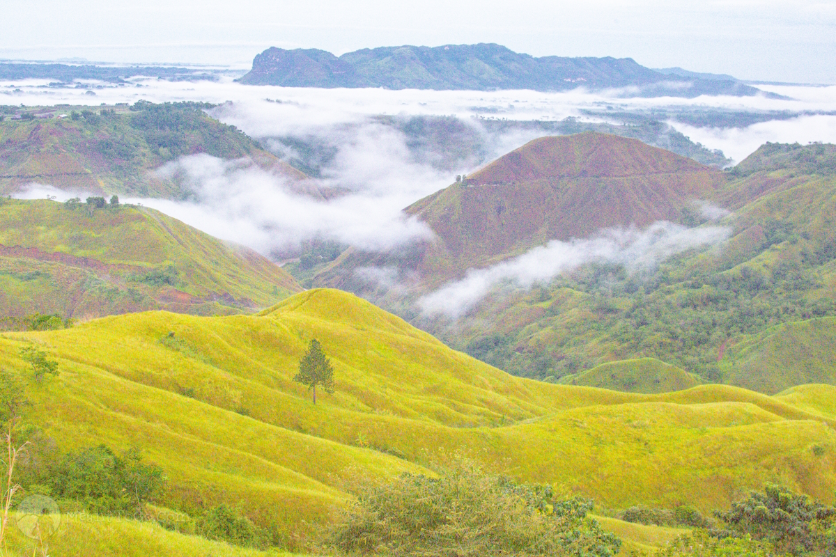 View on the trail to Mt Kulago summit